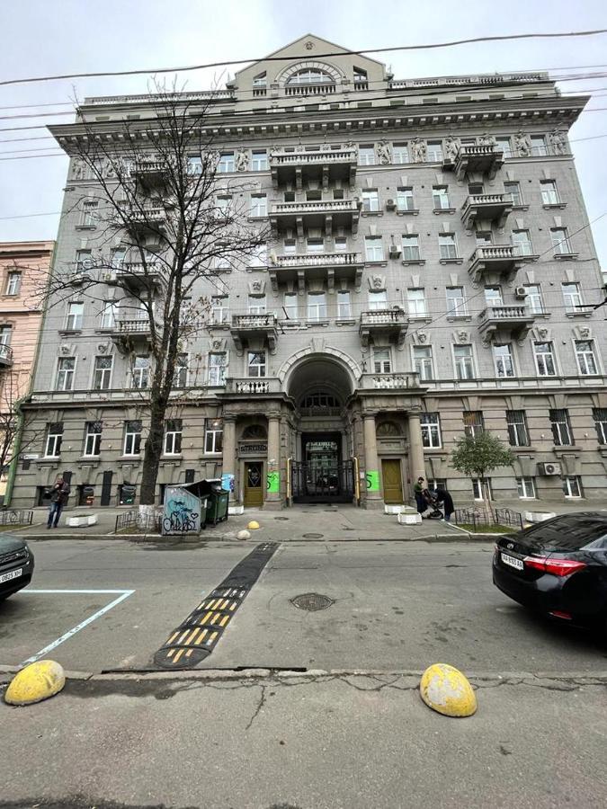 Amazing Tara'S Shevchenko Square Apartment Kiev Bagian luar foto