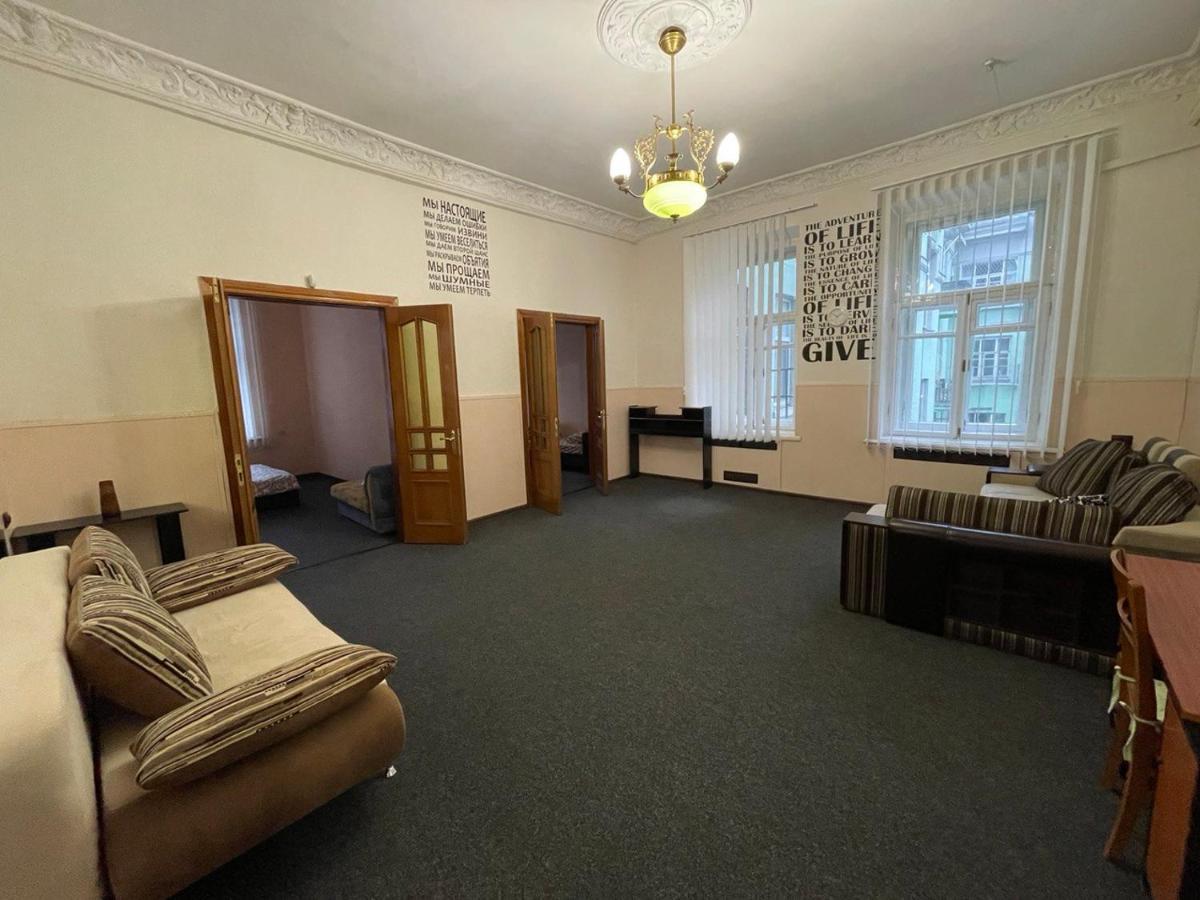 Amazing Tara'S Shevchenko Square Apartment Kiev Bagian luar foto